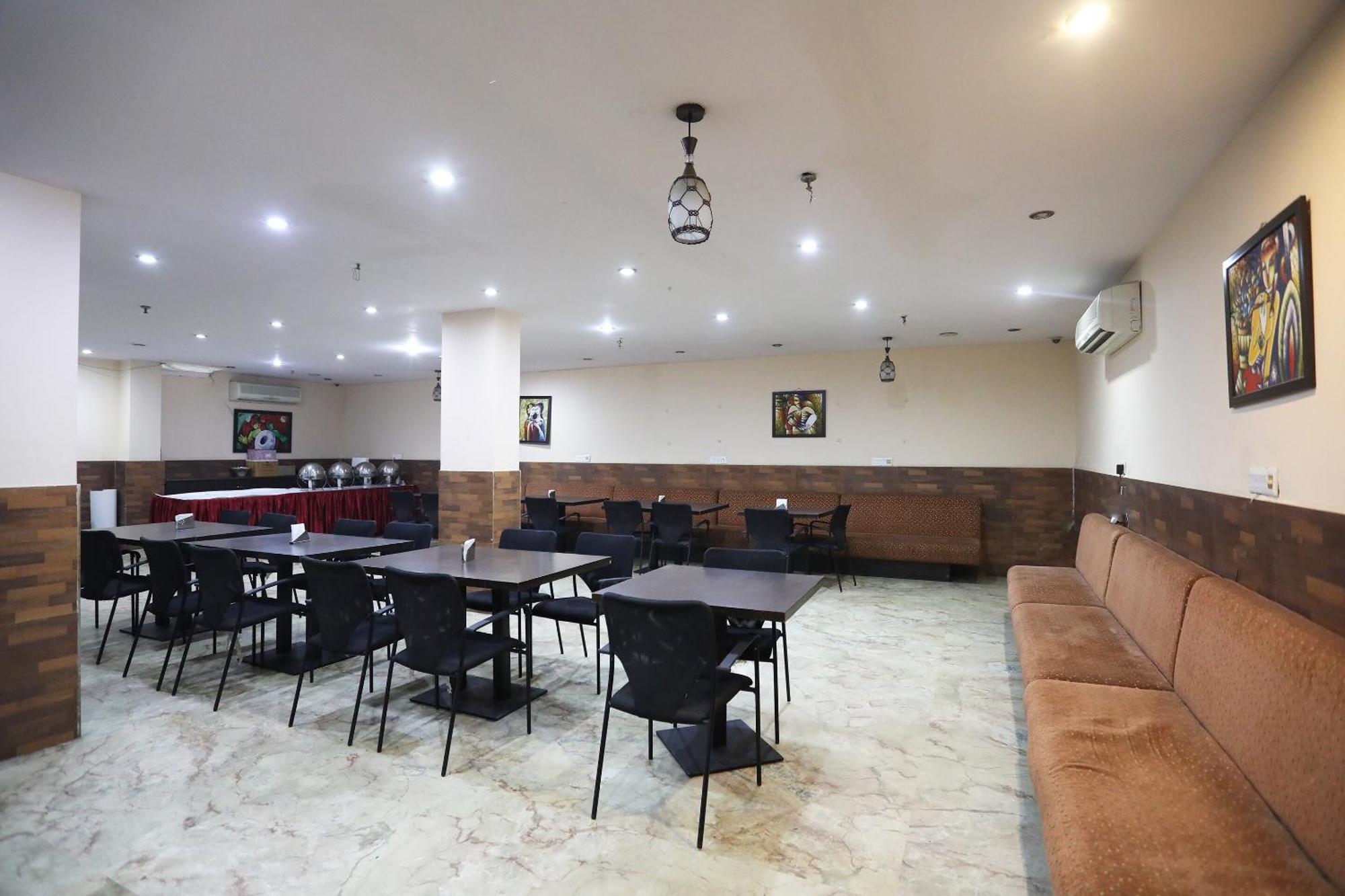 Oyo Hotel Vedas Heritage Delhi  Ngoại thất bức ảnh