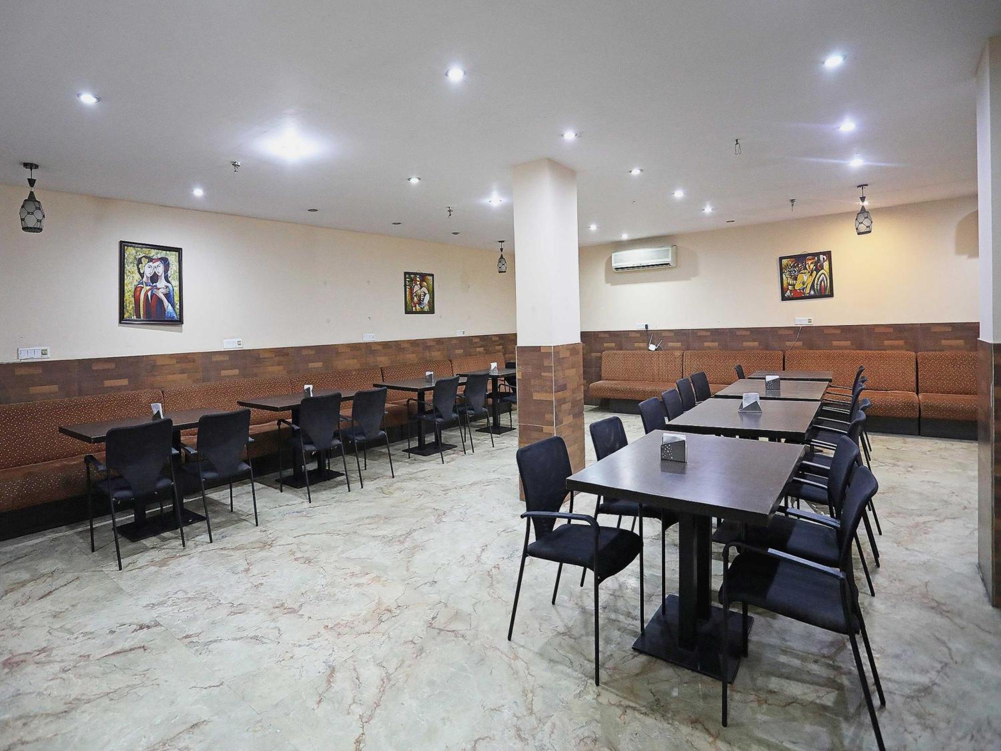 Oyo Hotel Vedas Heritage Delhi  Ngoại thất bức ảnh